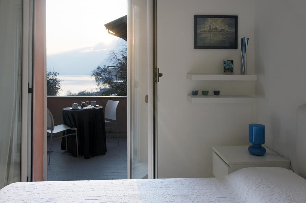 Ca' Eli 2 Apartman Oliveto Lario Szoba fotó